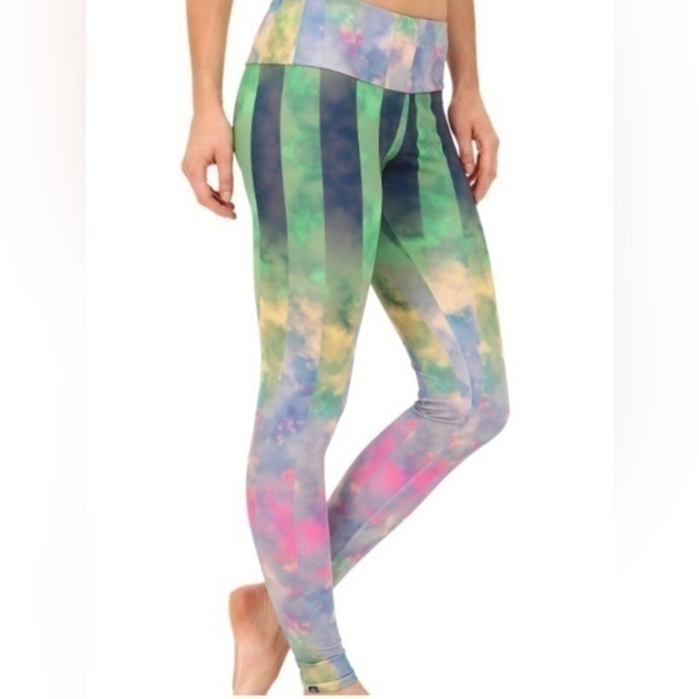 Onzie Daydream Hot Yoga Tight size Medium/Large